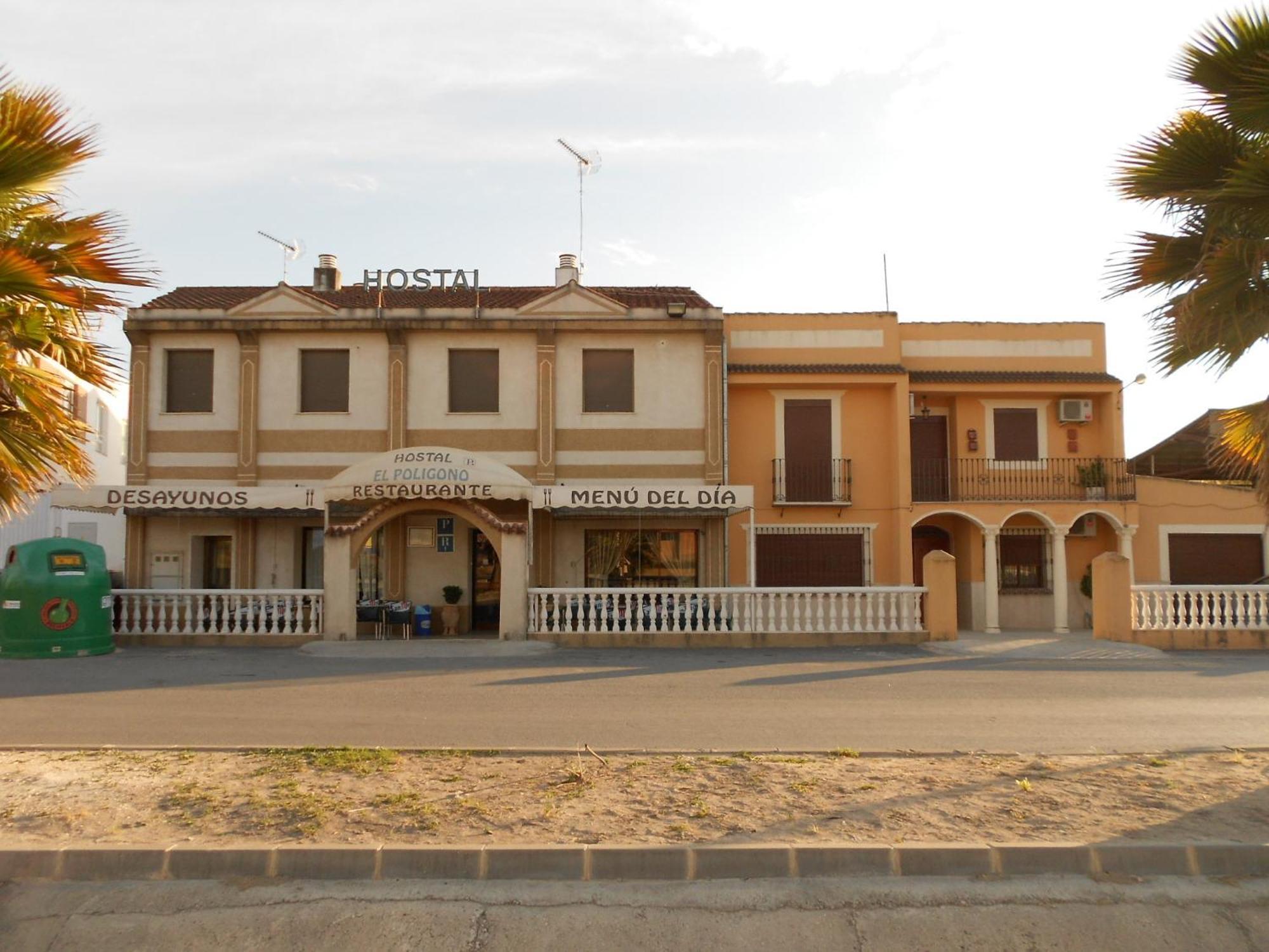 Hotel Hostal El Poligono à Lucena Extérieur photo